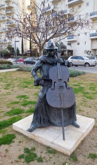 Escultura Bajista Givat Shmuel